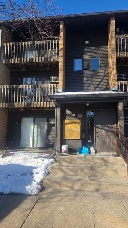 627 Virginia Road 212, Crystal Lake, IL 60014