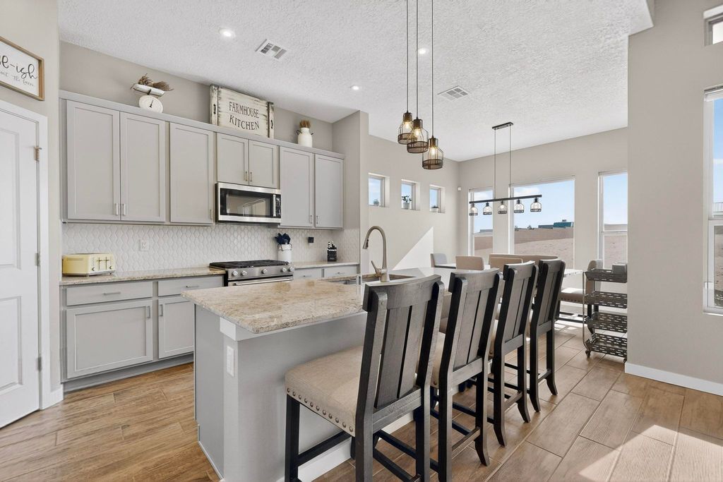 Image 11 of property listing at 3219 Ilford Road NE, Rio Rancho, NM 87144