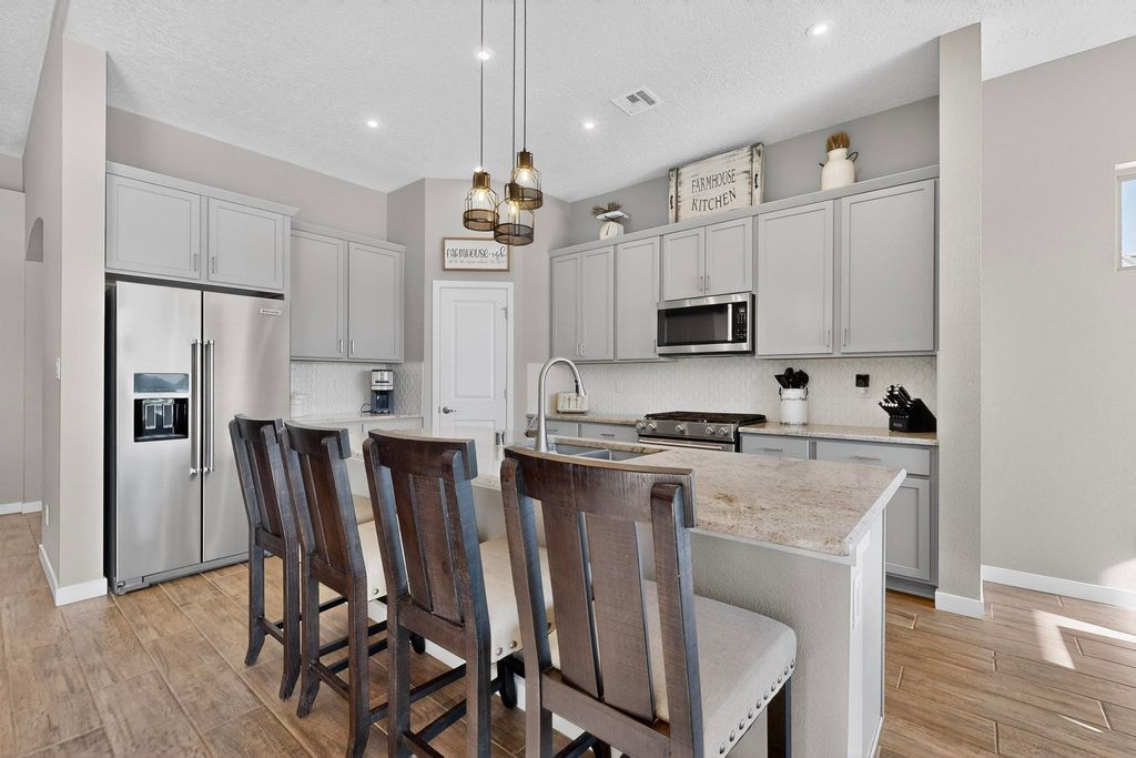 Image 12 of property listing at 3219 Ilford Road NE, Rio Rancho, NM 87144