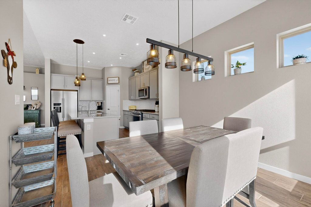 Image 16 of property listing at 3219 Ilford Road NE, Rio Rancho, NM 87144