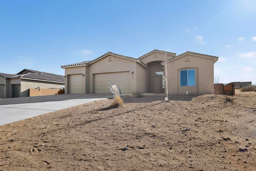 Image 3 of property listing at 3219 Ilford Road NE, Rio Rancho, NM 87144