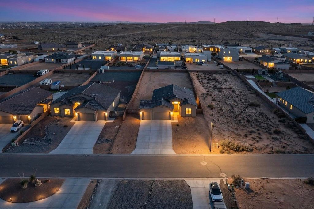 Image 6 of property listing at 3219 Ilford Road NE, Rio Rancho, NM 87144