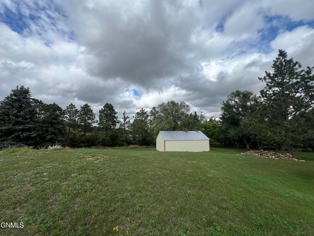 T Bd, Hettinger, ND 58639