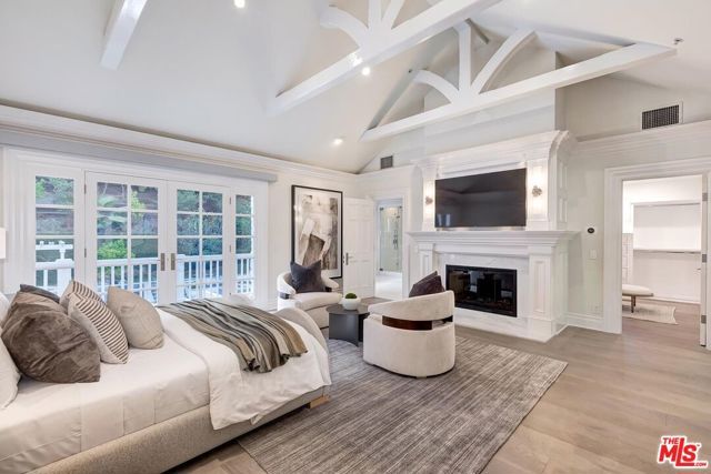 2803 Mandeville Canyon, Los Angeles, CA 90049
