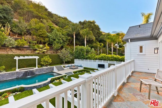 2803 Mandeville Canyon, Los Angeles, CA 90049