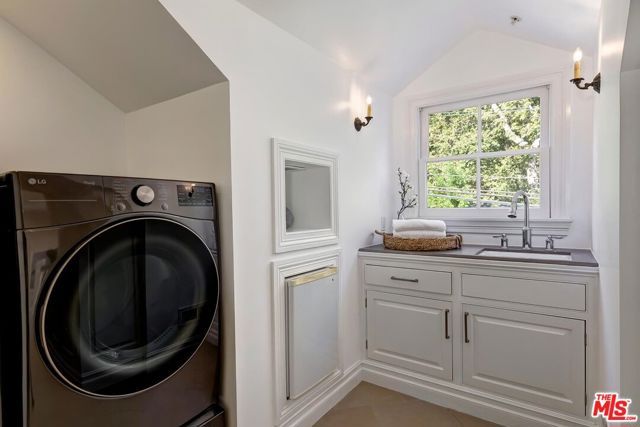 2803 Mandeville Canyon, Los Angeles, CA 90049