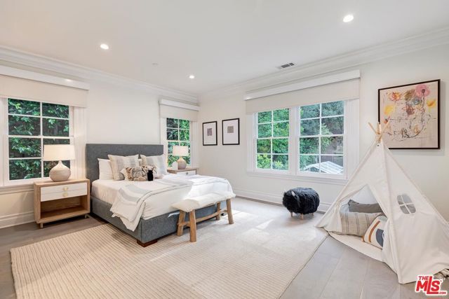 2803 Mandeville Canyon, Los Angeles, CA 90049