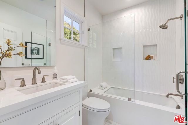 2803 Mandeville Canyon, Los Angeles, CA 90049