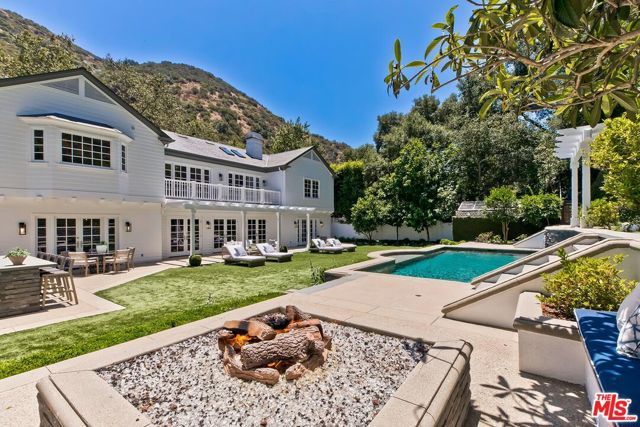2803 Mandeville Canyon, Los Angeles, CA 90049