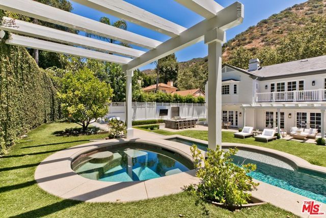 2803 Mandeville Canyon, Los Angeles, CA 90049