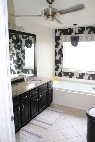 48871 Manhattan Circle, Canton, MI 48188