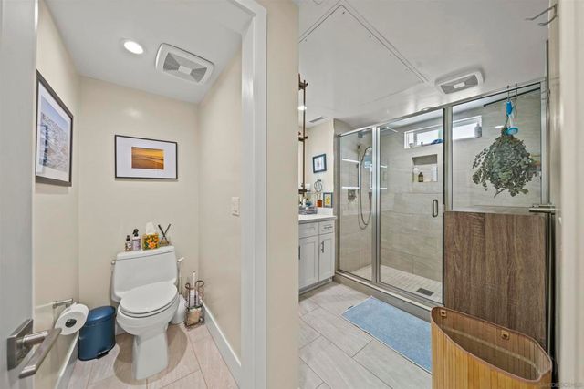 1952 Hornblend 6, San Diego, CA 92109