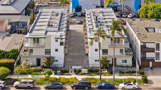 1952 Hornblend 6, San Diego, CA 92109