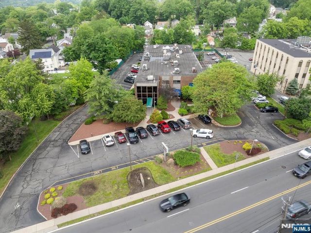 60 Pompton Avenue, Verona, NJ 07044