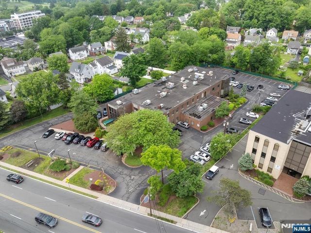 60 Pompton Avenue, Verona, NJ 07044