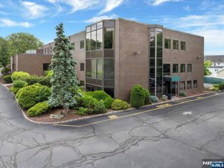 60 Pompton Avenue, Verona, NJ 07044