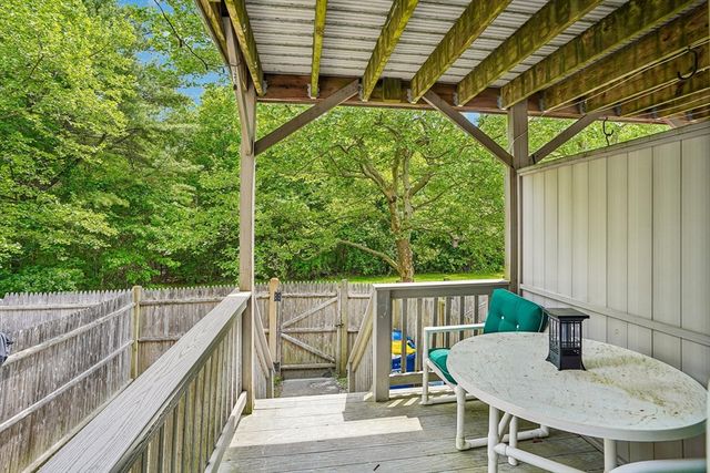 20 Douglas Dr 20, East Bridgewater, MA 02333