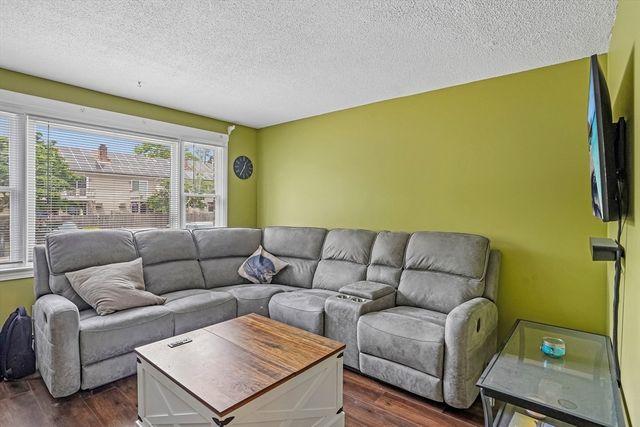 20 Douglas Dr 20, East Bridgewater, MA 02333