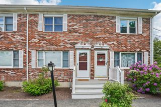 20 Douglas Dr 20, East Bridgewater, MA 02333