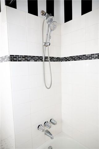 55 Rexford DR, Newport News, VA 23608