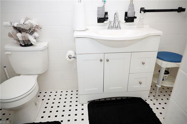 55 Rexford DR, Newport News, VA 23608