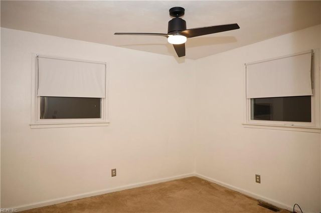 55 Rexford DR, Newport News, VA 23608