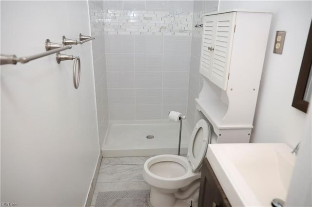 55 Rexford DR, Newport News, VA 23608