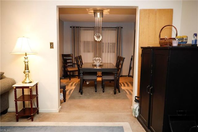 55 Rexford DR, Newport News, VA 23608