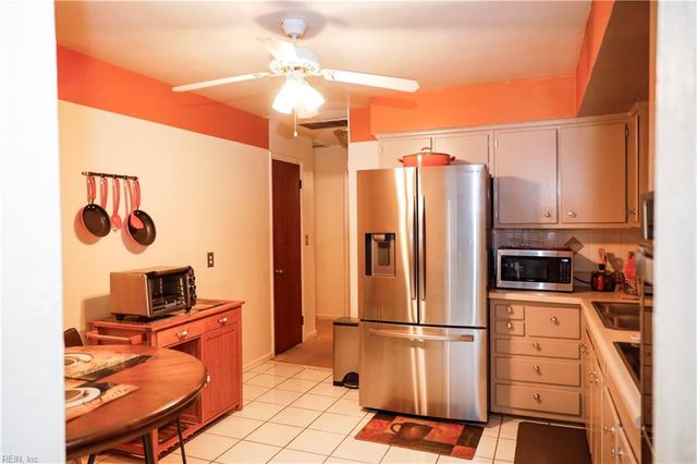 55 Rexford DR, Newport News, VA 23608