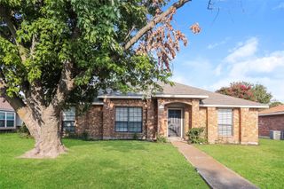 2313 Crestview Lane, Rowlett, TX 75088