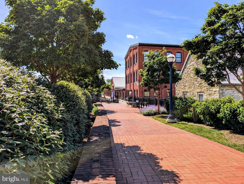 Image 29 of property listing at 7 N WISNER ST, Frederick, MD 21701