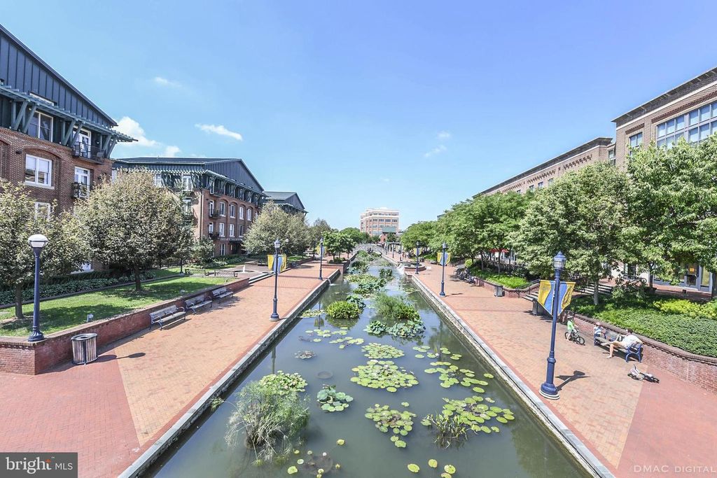 Image 32 of property listing at 7 N WISNER ST, Frederick, MD 21701