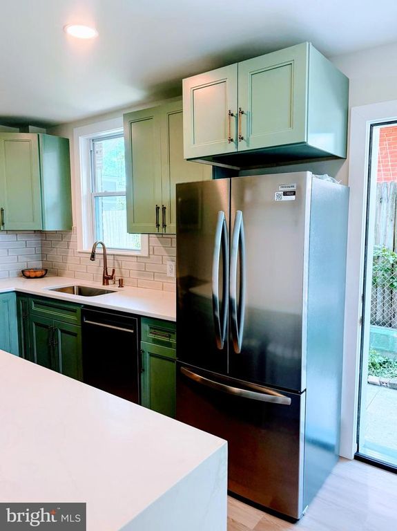 Image 6 of property listing at 7 N WISNER ST, Frederick, MD 21701