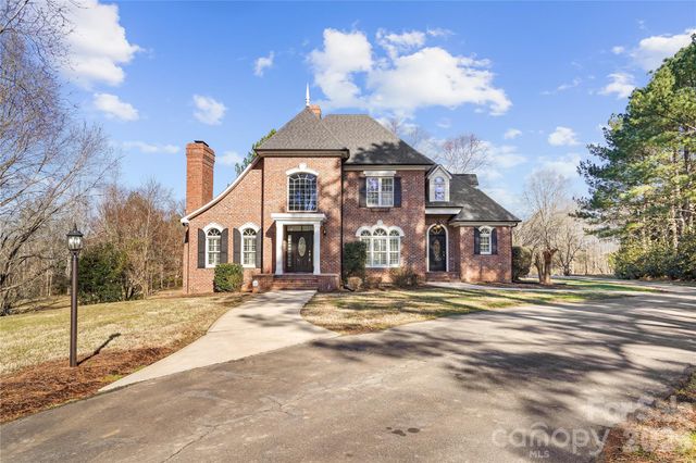 2812 Woodwind Court, Kannapolis, NC 28081