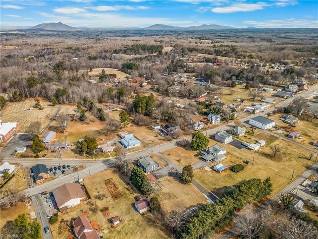 321 W Main Street, East Bend, NC 27018