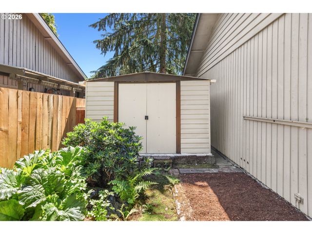 20015 Nw PAULINA Dr, Portland, OR 97210