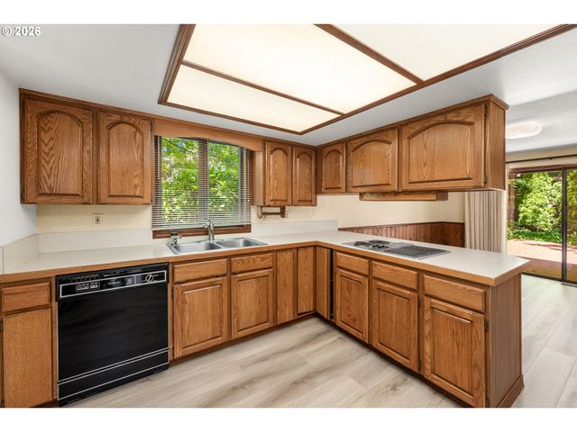 20015 Nw PAULINA Dr, Portland, OR 97210