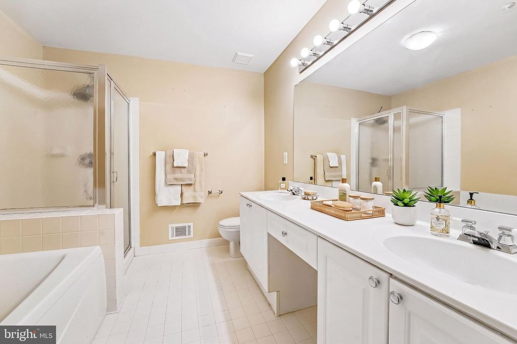 Image 17 of property listing at 2422 RIPPLING BROOK RD, Frederick, MD 21701