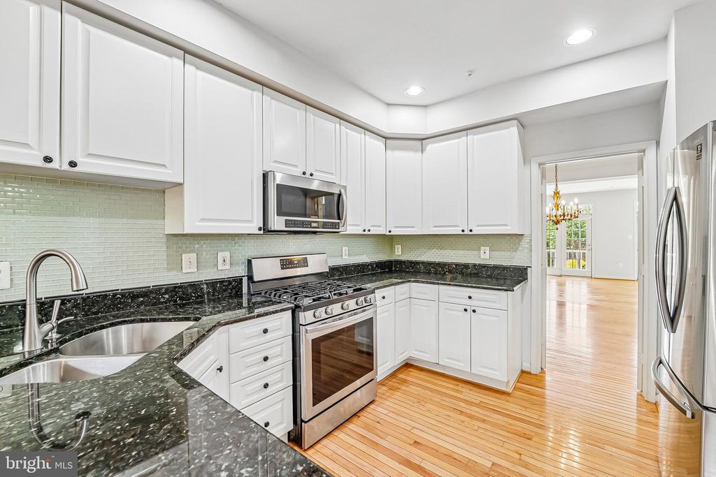 Image 7 of property listing at 2422 RIPPLING BROOK RD, Frederick, MD 21701