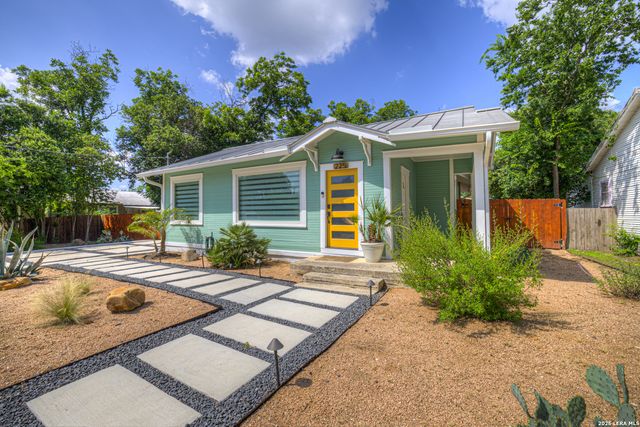 225 S LIVE OAK AVE, New Braunfels, TX 78130