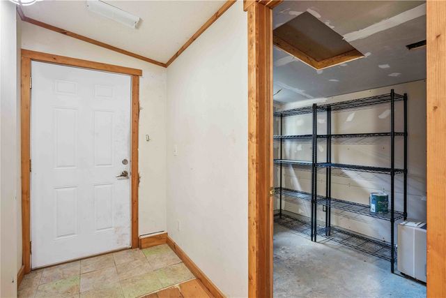 3801 Highway 382 NE, Solon, IA 52333