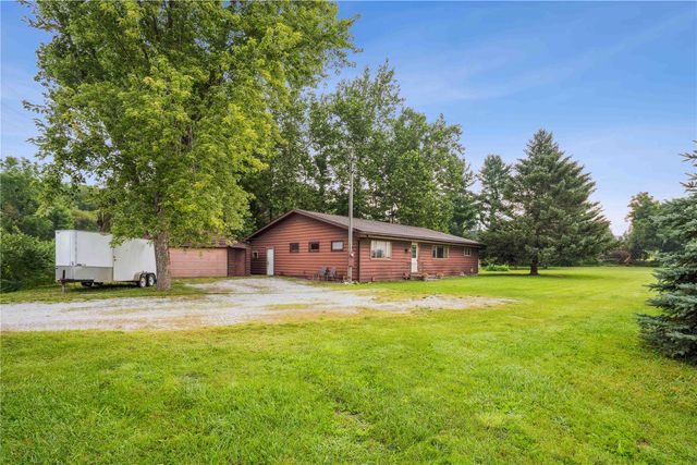 3801 Highway 382 NE, Solon, IA 52333