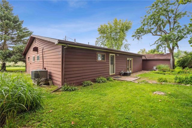 3801 Highway 382 NE, Solon, IA 52333
