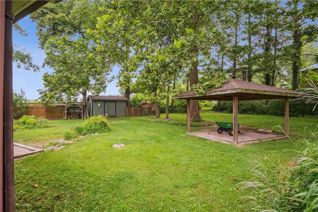 3801 Highway 382 NE, Solon, IA 52333