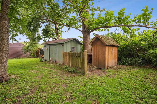 3801 Highway 382 NE, Solon, IA 52333