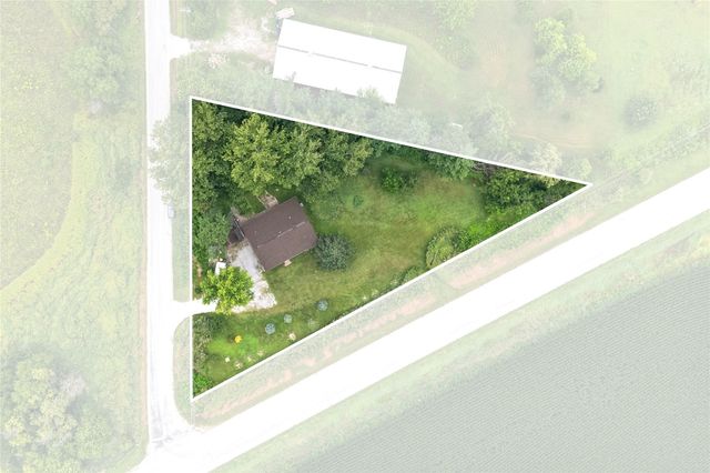 3801 Highway 382 NE, Solon, IA 52333
