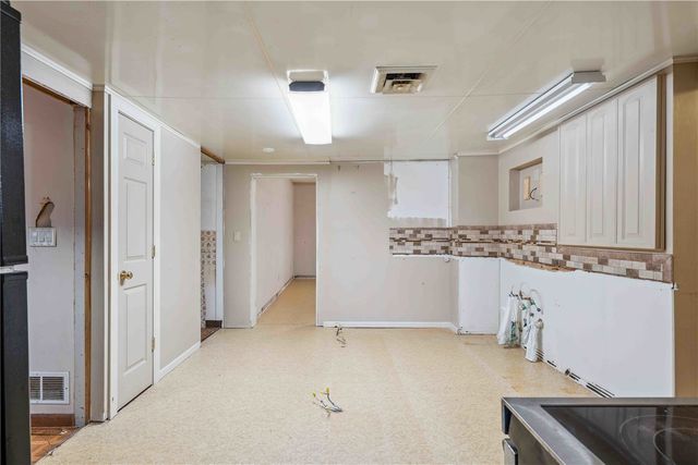 3801 Highway 382 NE, Solon, IA 52333