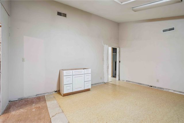 3801 Highway 382 NE, Solon, IA 52333