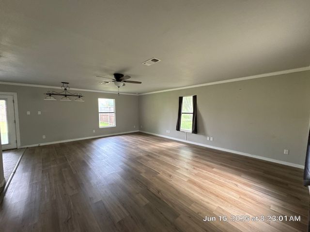 513 S Carter Street, Whitewright, TX 75491