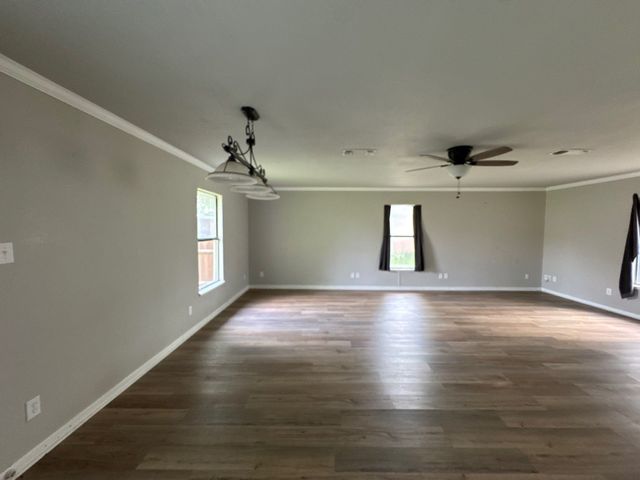 513 S Carter Street, Whitewright, TX 75491